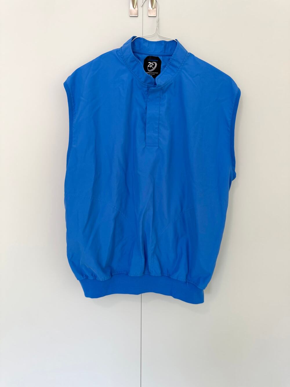 ZERO RESTRICTION Men's Sleeveless Golf Vest Windshirt in Blue